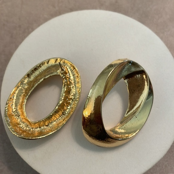 Zara Hollow Circle Gold Stud Earrings - Picture 8 of 13